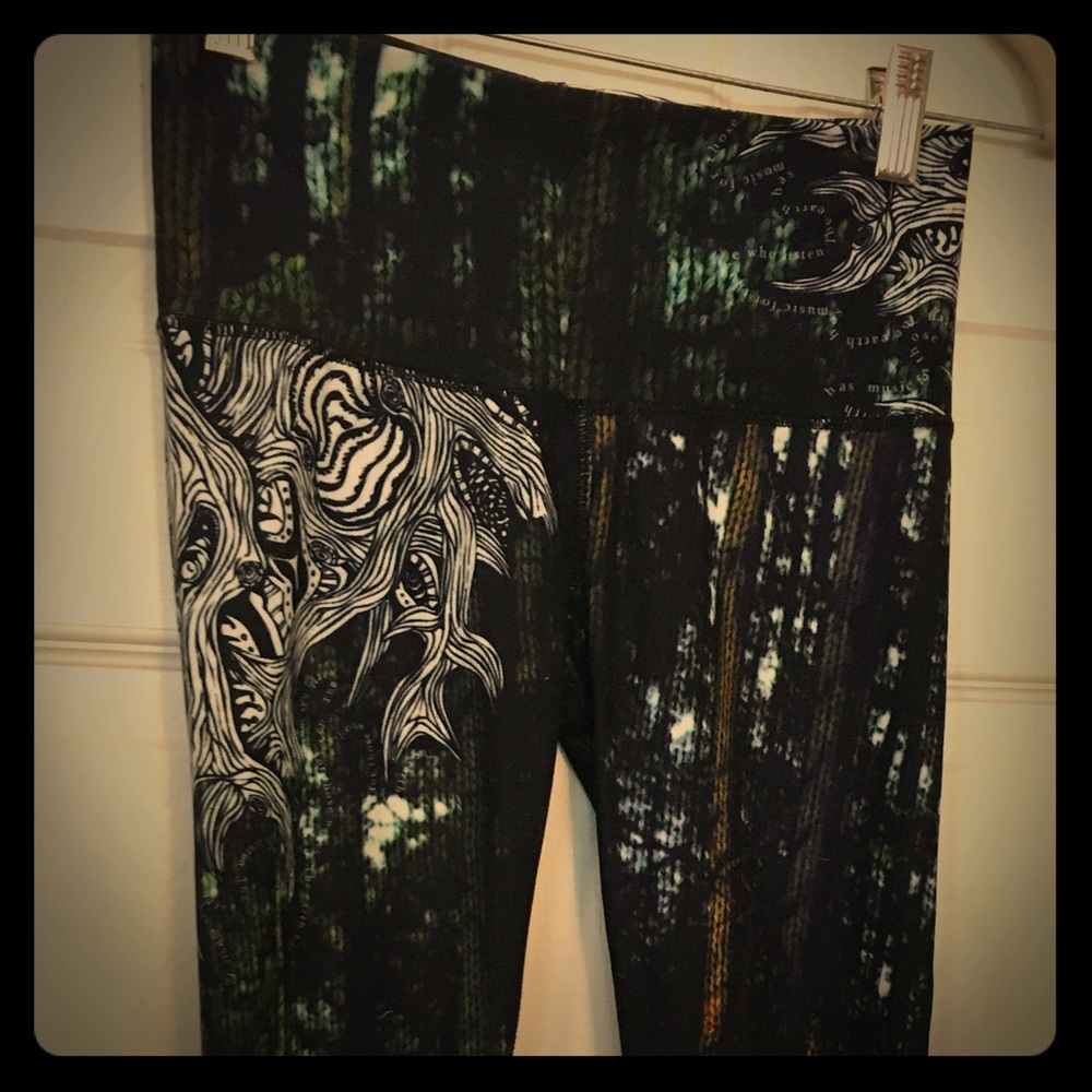 Soft and stretchy patterned leggings